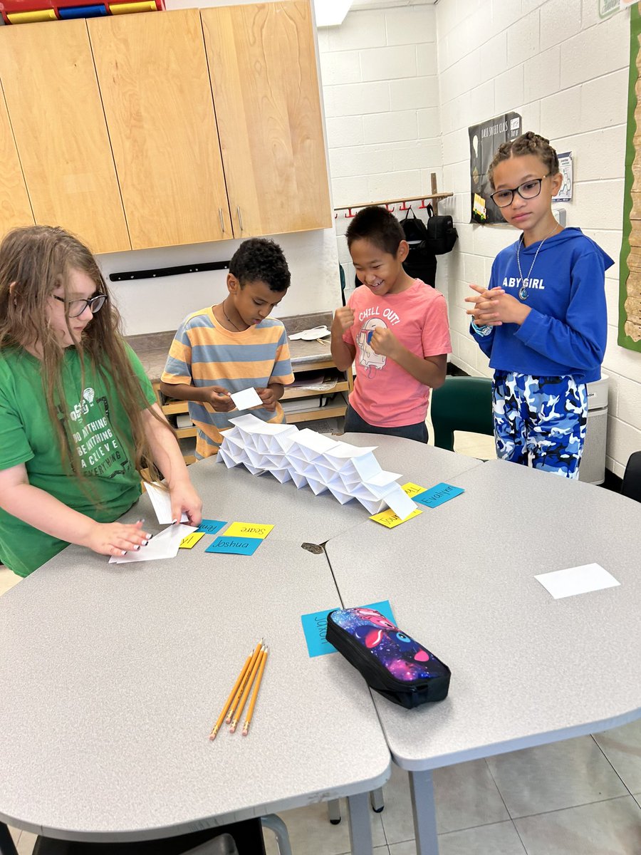 Last week some of the <a href="/StElizabethOCSB/">St. Elizabeth School</a> Grade 4s and 5s had fun mixing get-to-know you games with STEM challenges! In this game they made towers out of index cards, but they had to write or draw things they had in common on each one. #ocsbBeCommunity