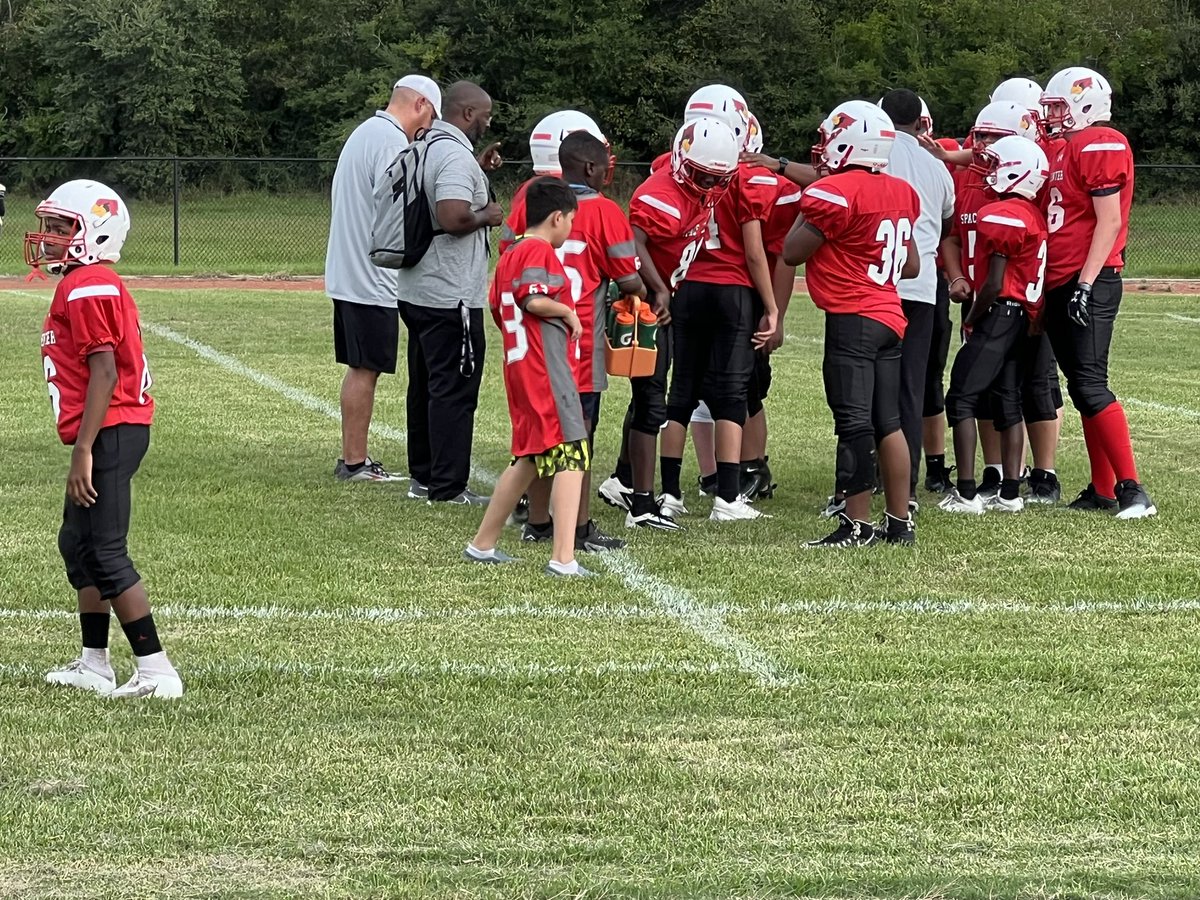 SCIS_CCISD's tweet photo. Building a strong athletic culture starts early! Our 6th grade pre-athletics program supporting 7th grade football tonight. Love watching our future Cardinal athletes support and learn from our current athletes.💪🏆 #FutureAthletes #StrongFoundation @scis_boys @CCISDAthletics https://t.co/v2ZT7Jt7UD