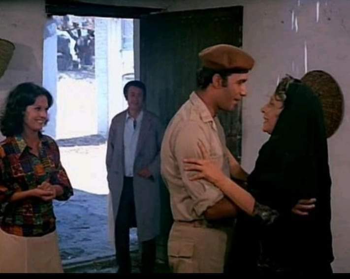 ريحتك كلها فانليا وبيكينج باودر يا محمد.
طبعا ياما ده موسم مولد النبي وانا واقف علي خط النار.