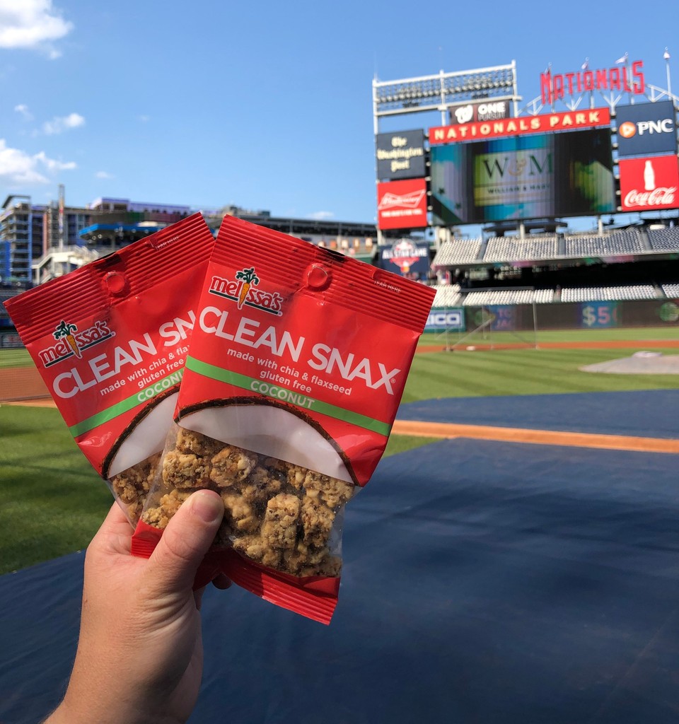 2nd to last homestand of the year means you're running out of chances to enjoy #CleanSnax at @nationalspark! ⌛️⚾️🏟️

Who's grabbing a bag at tonight's @nationals game?? 🙋🙋‍♀️

#MelissasProduce #StadiumFood #HealthyOptions #NATITUDE