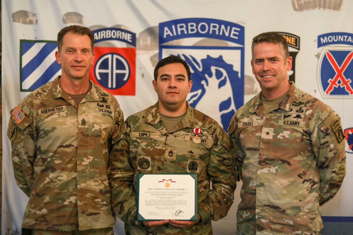 ICYMI: #dragonslairx in Stuttgart saw 9 teams from across the DoD showcase innovations on Sep. 6. Congrats again to Sgt. 1st Class Nathan Lopez of 3rd Infantry Division for VICS—a game-changer in vehicle camouflage. Thanks to EUCOM for hosting! #AATW #BeAllYouCanBe #innovation