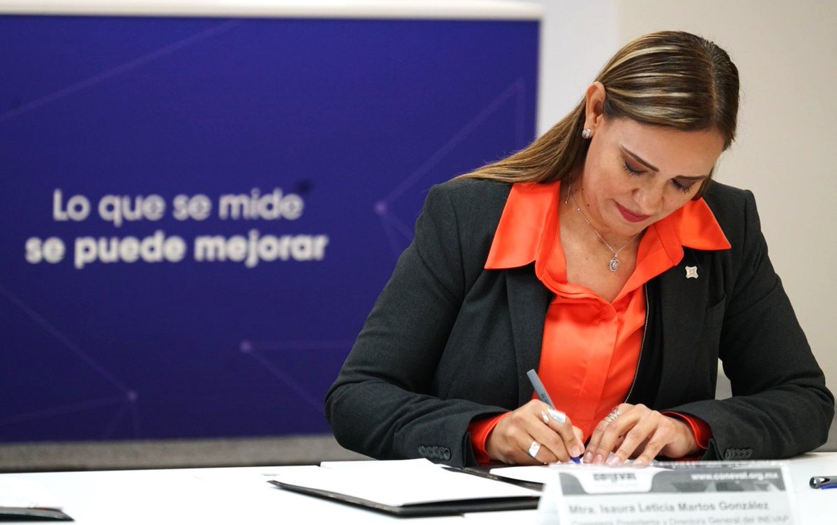 coneval's tweet photo. Por su parte, @Isaura_Martos, Consejera Presidenta del @inevap_dgo, resaltó que la colaboración 🔄 con el #CONEVAL permite generar proyectos que contribuyen a la mejor toma de decisiones en la política de desarrollo social de #Durango.  ✅

#EvaluarSirve 📊 https://t.co/FXQ7dP4Z2W