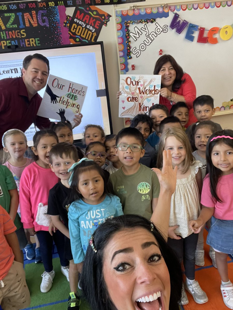 RSpedafino's tweet photo. Mrs. Ossorio and I had a great time  @postroadschool visiting our friends in kindergarten and 1st grade! We spent time in each class reviewing how to be a kind friend @postroadschool and the importance of working together to achieve our goals! #wpproud #postroadrocks @postroadpta https://t.co/nuCNe2WwP0