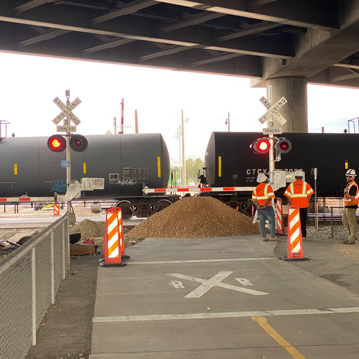 bikelakecity's tweet image. THIS IS NOT A DRILL!!! 

The 9-Line trail gap is finally being built out with a drop arm instead of the awful cattle gates  #slc