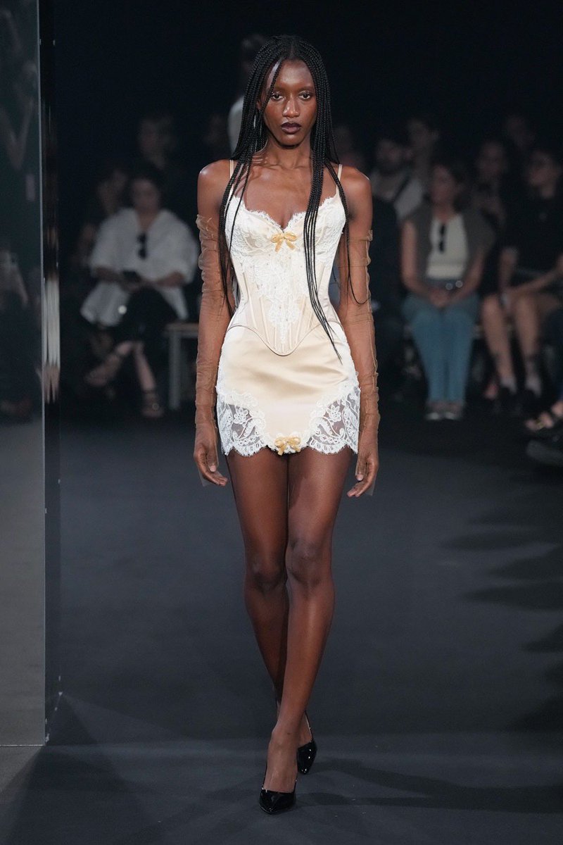 If you like corsetry, you’re gonna LOVE Wiederhoeft SS25