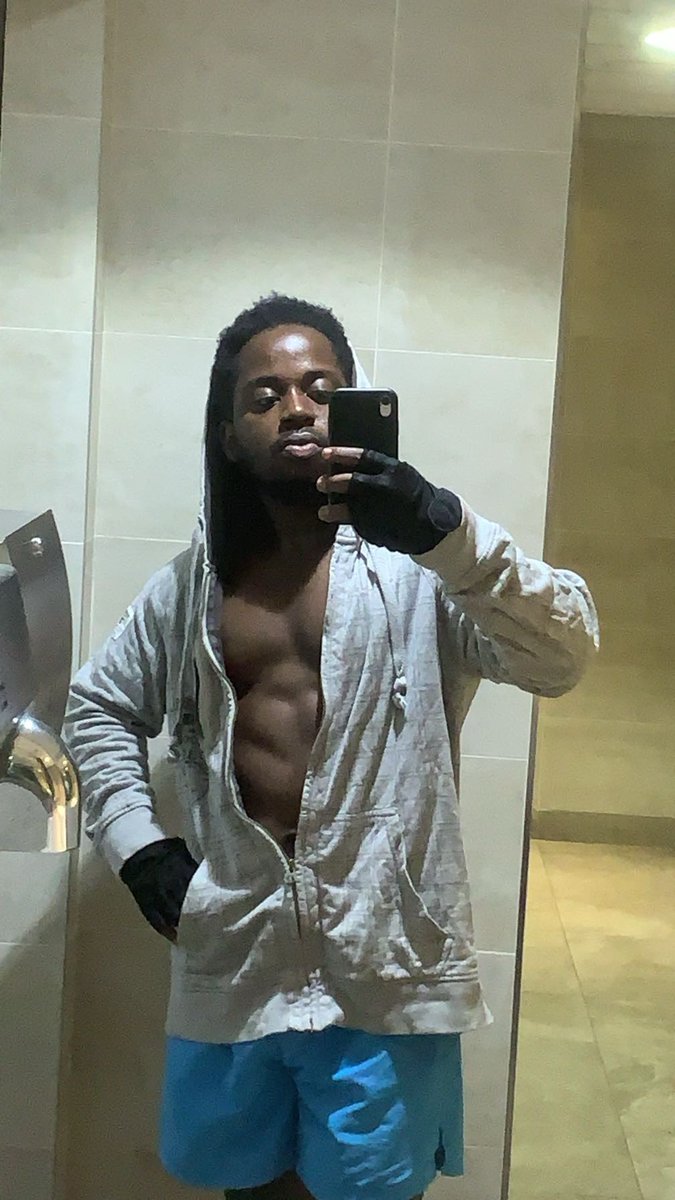 hezKamiKaze's tweet photo. metamorphosis 🏋🏾‍♂️ https://t.co/oB4kFjPrao
