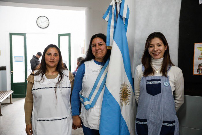 FedericoAchaval's tweet photo. Hoy nos encontramos en la Escuela N° 1 de #Pilar para celebrar el #DíaDelMaestro. 

Los maestros y maestras, con sus consejos y palabras de aliento, marcan el camino de muchos chicos y jóvenes. Les enseñan a estudiar, a formarse como personas, y a soñar.

Gracias por su dedicación, vocación y compromiso con la educación 🙌🏻❤️