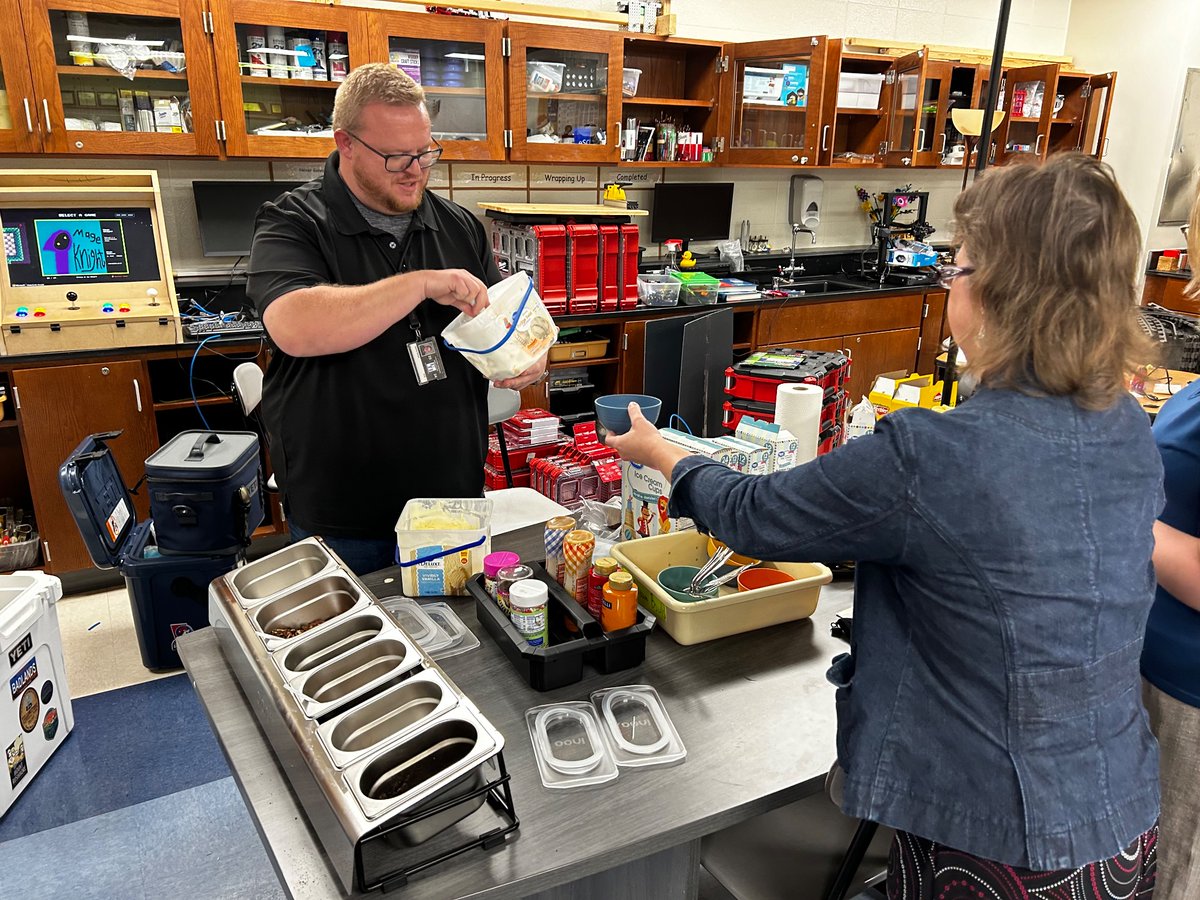 Adam Barton (@abarton_eh) on Twitter photo It’s not a surprise because it happens every Tuesday, but Ice Cream Tuesday after school in <a href="/AkaMrAmos/">Aaron Amos</a> room is always a delight.
Mr. Amos doesn’t mess around when it comes to toppings and options!
#SurpriseAndDelight
#EHRoyalPride It’s not a surprise because it happens every Tuesday, but Ice Cream Tuesday after school in <a href="/AkaMrAmos/">Aaron Amos</a> room is always a delight.
Mr. Amos doesn’t mess around when it comes to toppings and options!
#SurpriseAndDelight
#EHRoyalPride