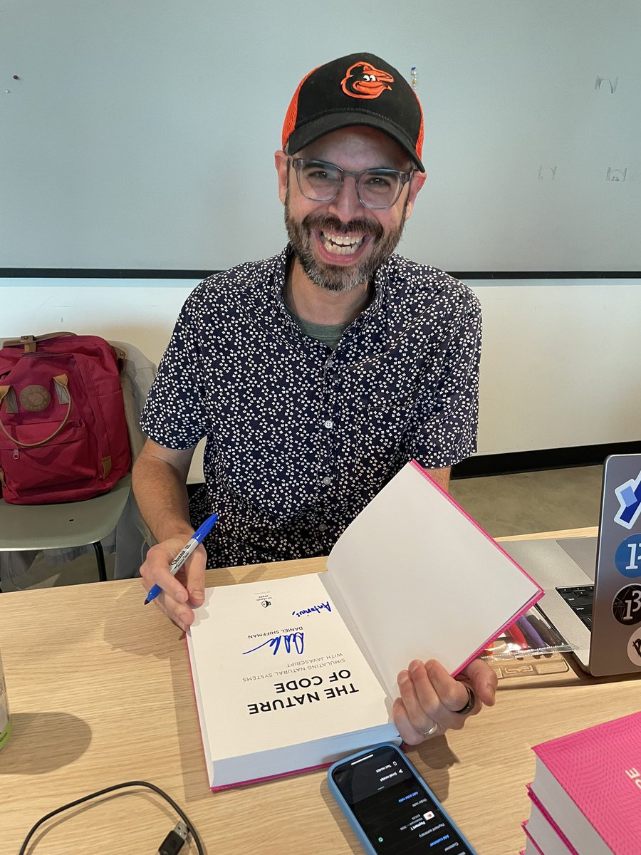 foodmasku's tweet image. Got to catch up with my grad school Prof Dan Shiffman author of Nature of Code and conductor of the Coding Train. Choo choo! 🚂👨💻🍕