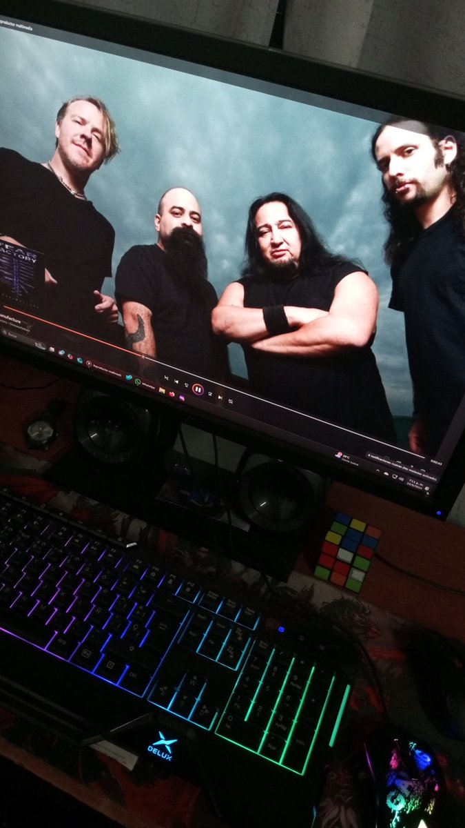 monaguense4's tweet photo. Un poco de buena música #FF #FearFactory #Demanufacture 🤘🏻😎 https://t.co/uiTEhoRbPK