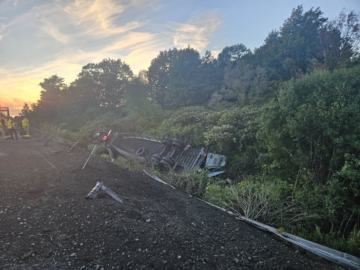 Move over! HFD currently working a crash on the thruway MM367 W for a tractor trailer that hit a construction vehicle and then flipped over. Minor injuries, but could have been far worse!