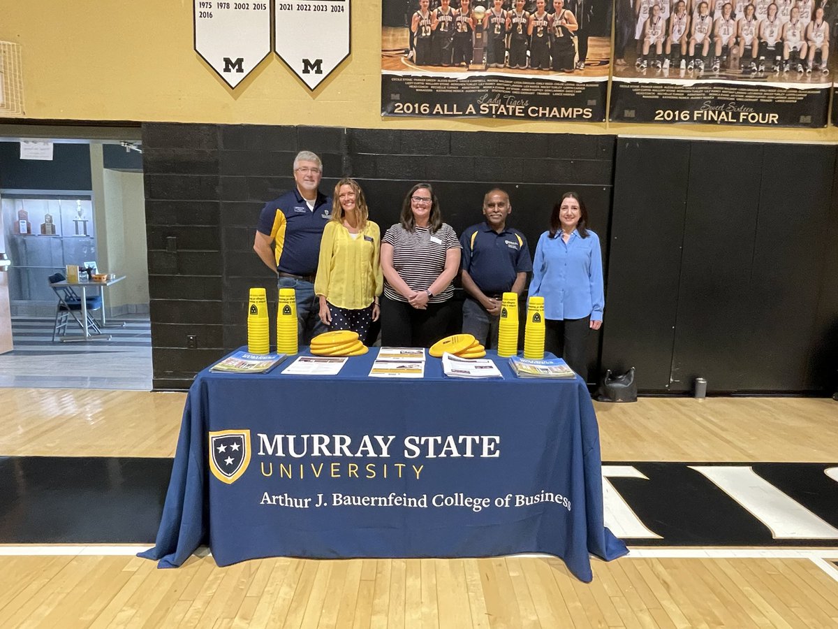 We had a great time visiting with Murray High School students this morning! We hope to see you on campus soon! Go Racers! 

(Pictured: Dr. David Eaton, Dr. Elise Kieffer, Kelsey Johnson, Dr. Solomon Antony, and Dr. Narine Badasyan)