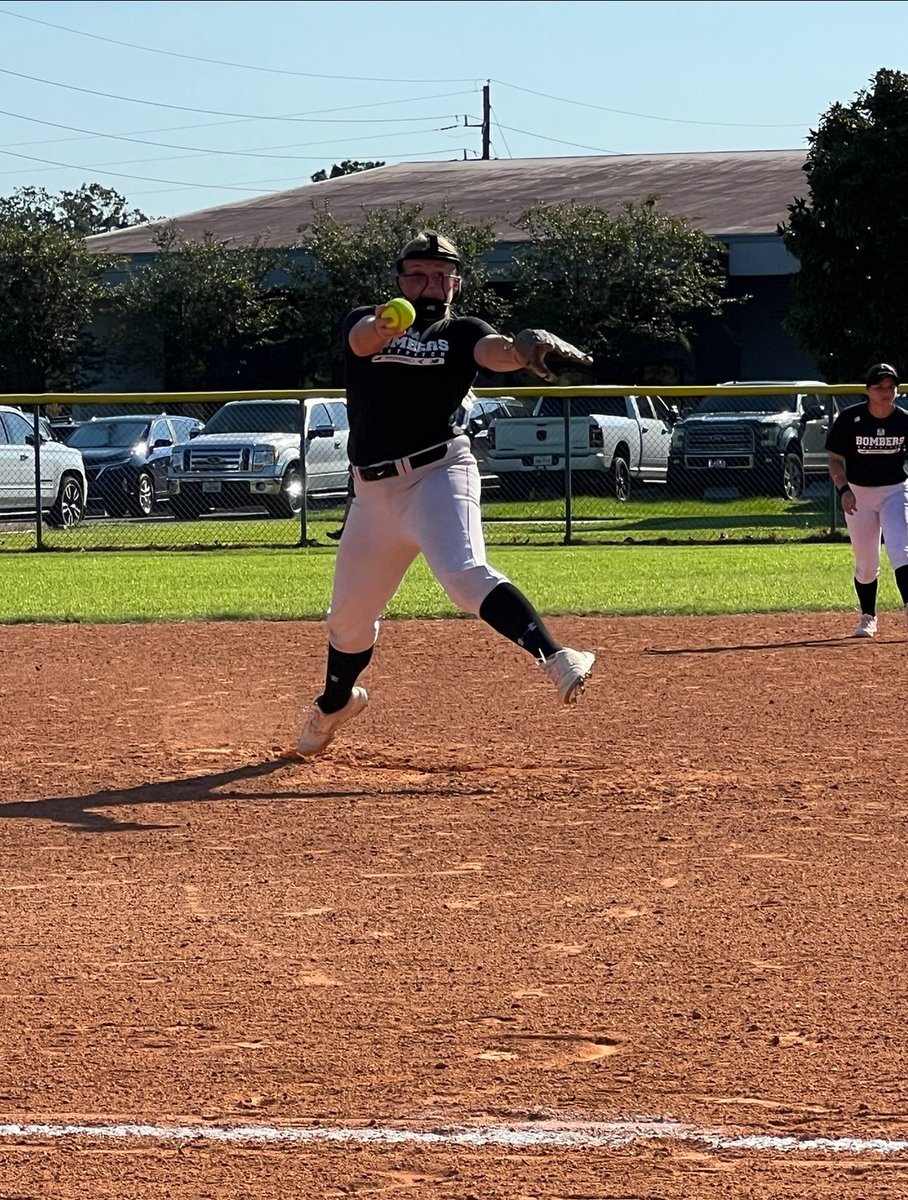 madelinehaun's tweet photo. Last first of @bombers_academy workout and @SVRANGERSB fall season. Had a great weekend with my teammates and all the players and coaches -
Gonna be a great final year! @ARod_1184 @bombercoach @catosterman. @18uAmerican @GaelsSoftball https://t.co/z9GdX9ZQiU