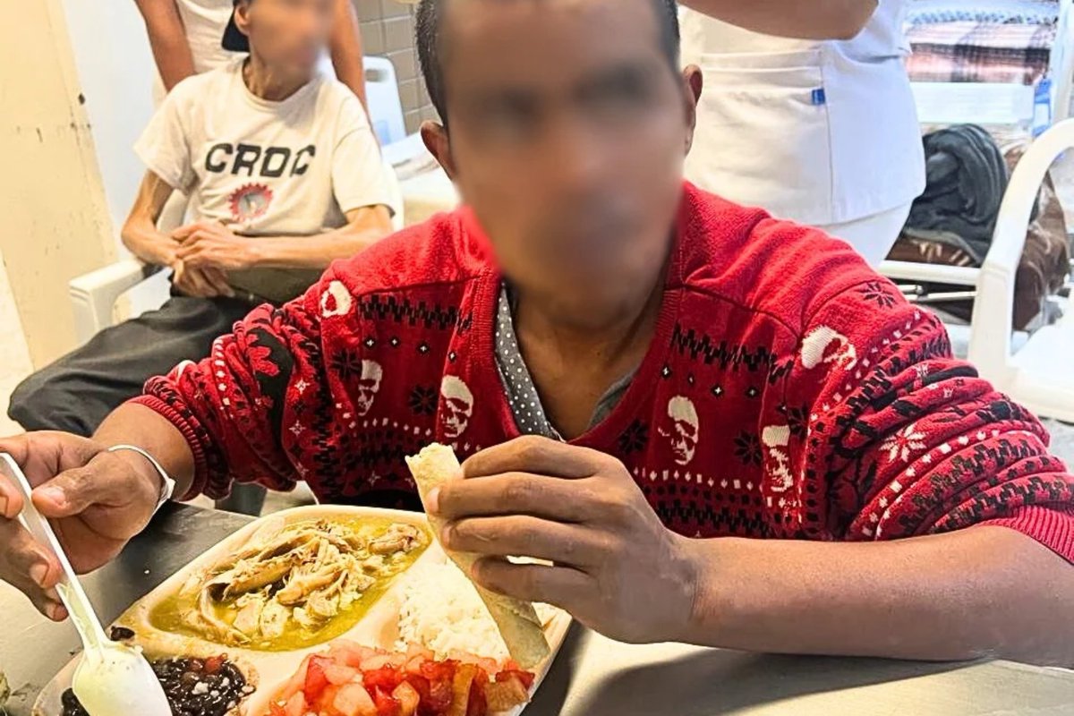 ¡Alimentos nutritivos y de calidad!😋🍎

El equipo de cocina y nutrición del #IAPP de la <a href="/SEBIEN_cdmx/">Secretaría de Bienestar e Igualdad Social</a>, garantiza la alimentación de nuestr@s residentes con comida equilibrada tres veces x día.🥣👩‍🍳

#GobiernoConAcentoSocial