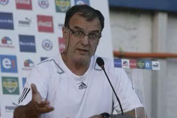 Bielsa: "El fútbol chileno no le va a perdonar a los clubes grandes este escenario que han creado" 04-02-2011 #VamosChile