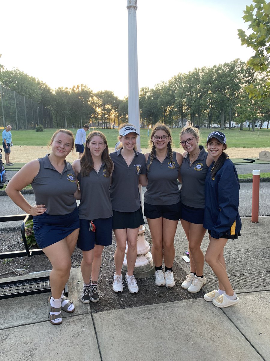 OFgirlsgolf's tweet image. Varsity fell to Avon Lake Tuesday evening 199-167 at Sweetbriar. The team was led by Aubrey Caraballo (45), Addison Mullen (48), Mya Hovan (52) and Lyla Williams (54). The team is now 4-2 and plays Avon on Wednesday at Bob-O-Link. Nice effort ladies!