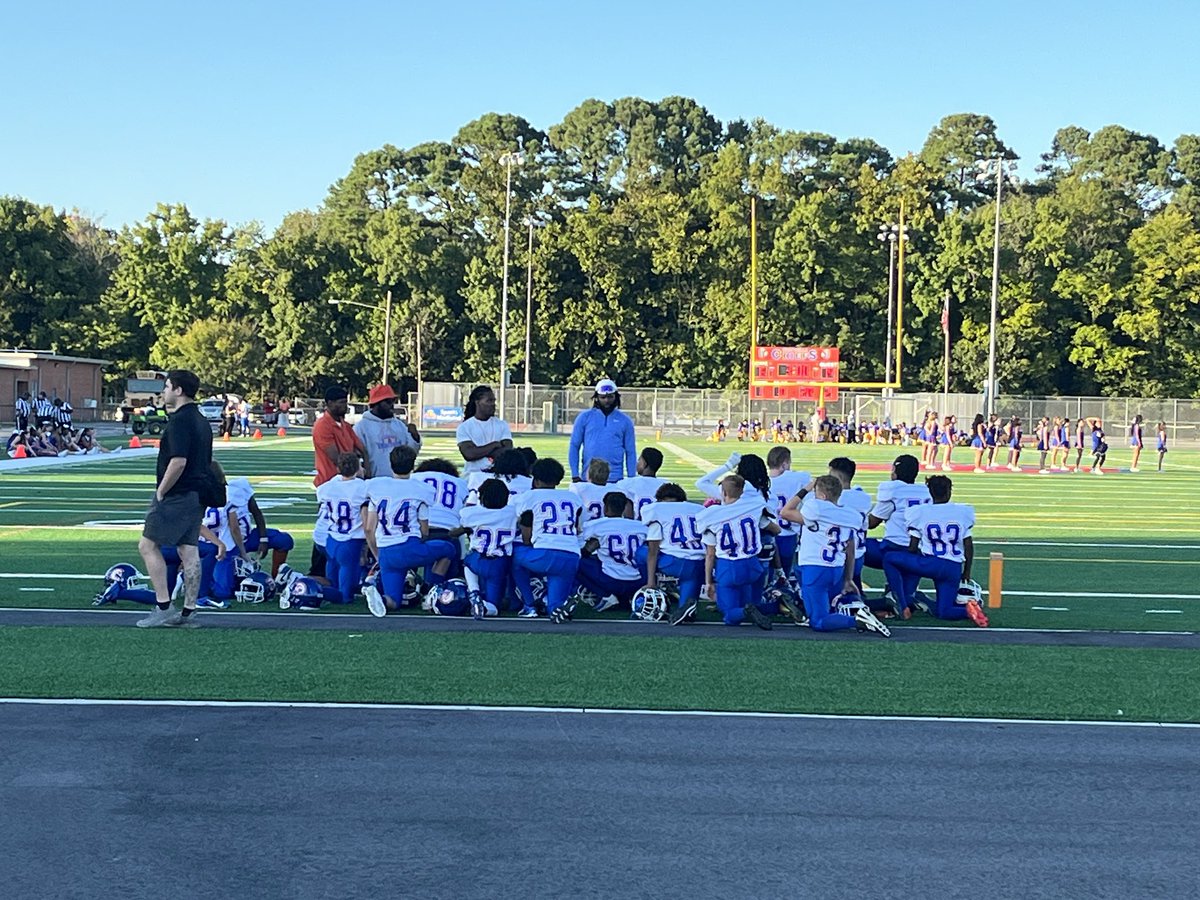 It was a beautiful evening for football! Lots of fans supporting their <a href="/plazamiddle/">Plaza Middle</a> Trojans 🧡💙 Plaza with the win! <a href="/leslielehner/">Leslie Ittner</a> <a href="/DrewMidgette/">Drew Midgette</a> <a href="/lpurvisvb/">Laura Purvis</a>