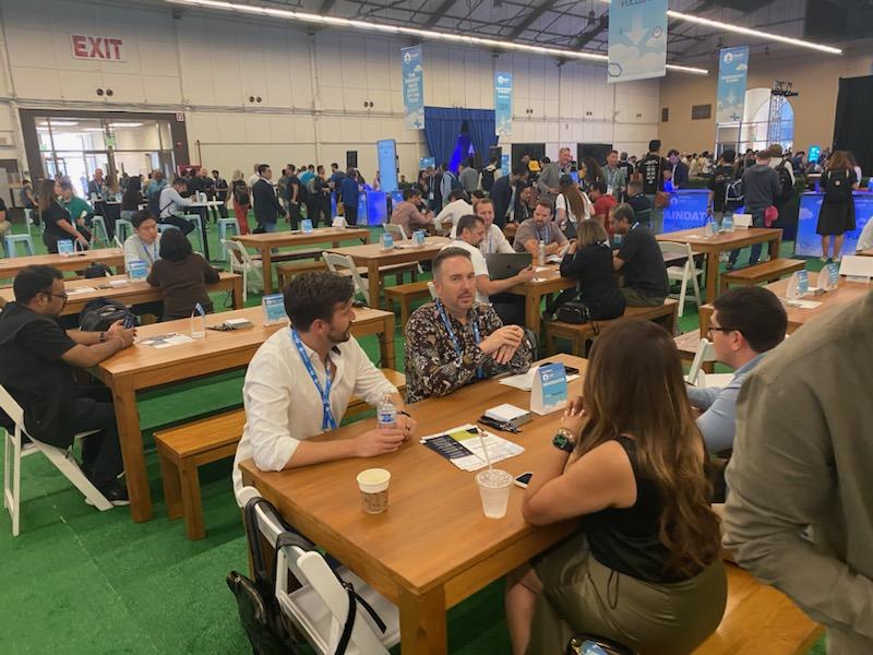 fullcast.com tweet media