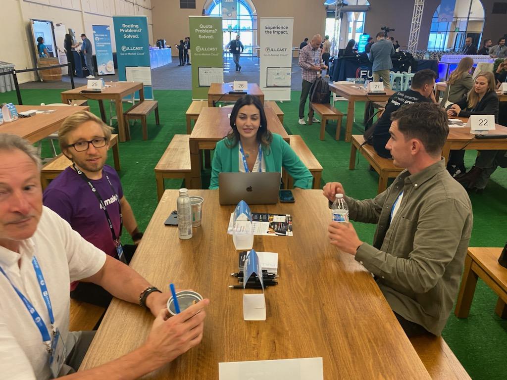 fullcast.com tweet media