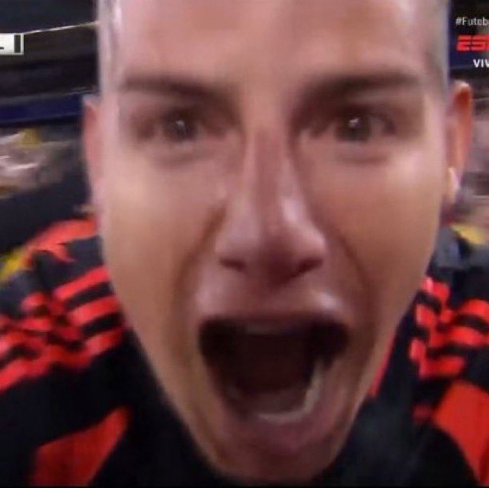 CayeyePower's tweet image. Tu amigo costeño cuando encuentra CAYEYE en Bogotá