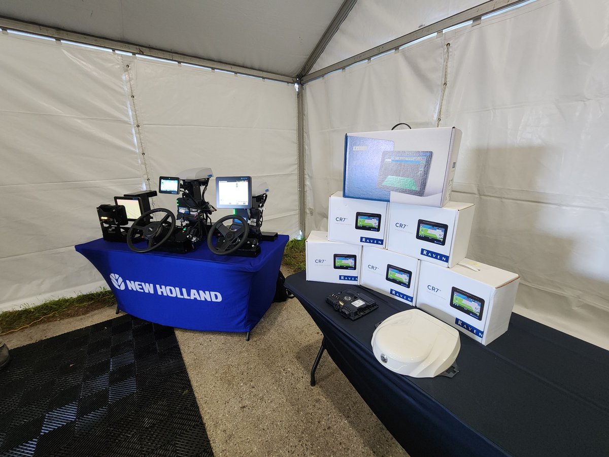 DPEPrecision's tweet image. We had a successful training day at @canadasoutdoorfarmshow 2024 in the @NewHollandAG booth!  If you missed out today, join us Wed &amp;amp; Thurs for Display training at 9am &amp;amp; 3pm, plus Field Ops training at 10am &amp;amp; 2pm. Don’t forget to enter for a chance to win CNH coolers and more! 🎁…