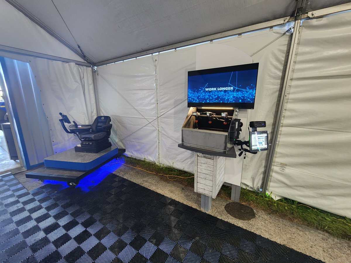DPEPrecision's tweet image. We had a successful training day at @canadasoutdoorfarmshow 2024 in the @NewHollandAG booth!  If you missed out today, join us Wed &amp;amp; Thurs for Display training at 9am &amp;amp; 3pm, plus Field Ops training at 10am &amp;amp; 2pm. Don’t forget to enter for a chance to win CNH coolers and more! 🎁…