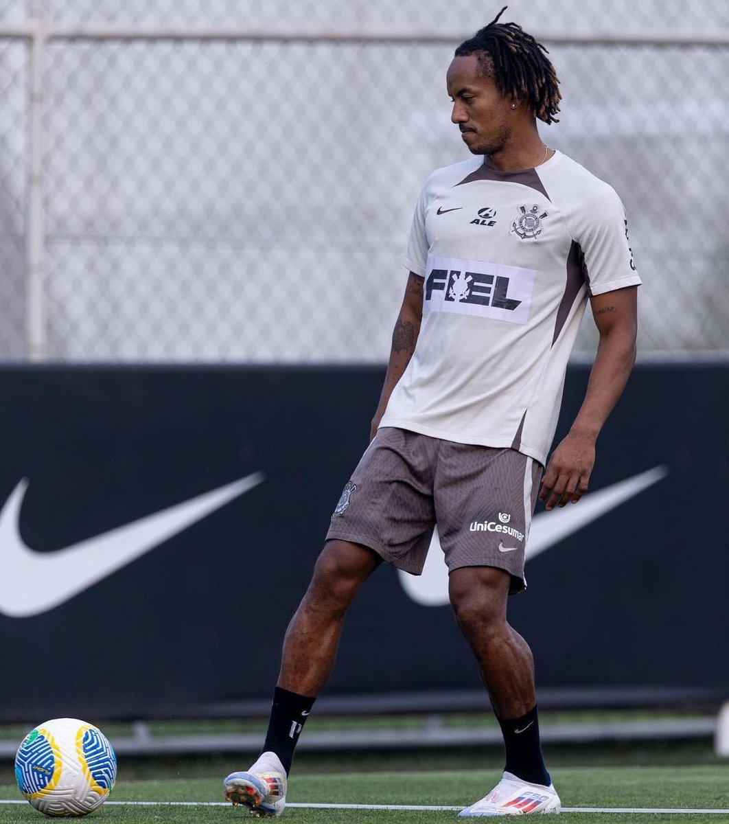 ccaa22c's tweet image. 🖤🤍