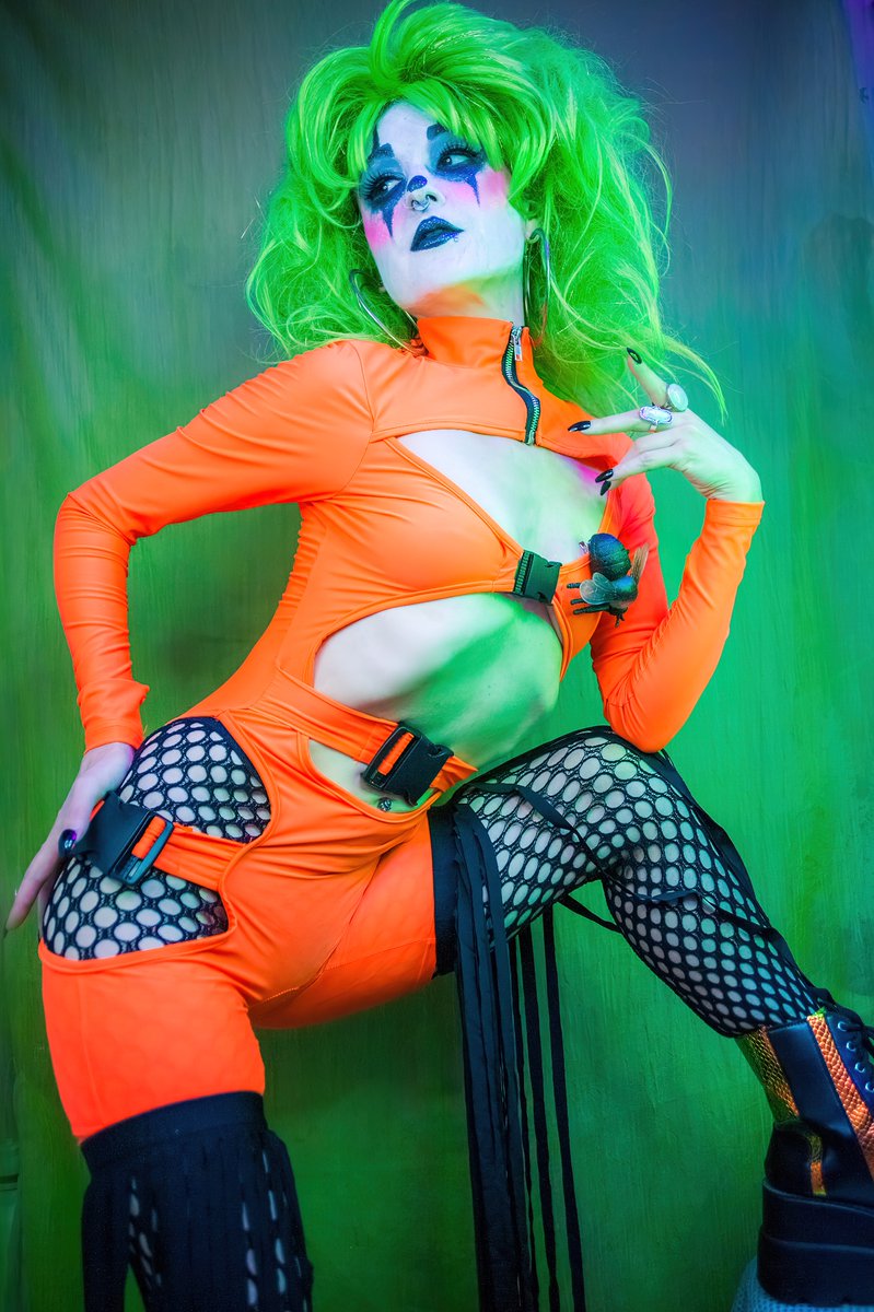 BlyreCpanx's tweet photo. Turn Clown For What ☝️🤡🎪🧁
#turnclownforwhat #officialclownbusiness #blyrecpanxdesigns #clown #clownstyle #clownmakeup #clowncore #clowngirl #clowncheck #clownaesthetic #clowncoreaesthetic #clownlife #clowndrag #clownlove #clownmakeuplook #clownmodel #clussy #clunt #clunty https://t.co/ZUK3yFPKxi