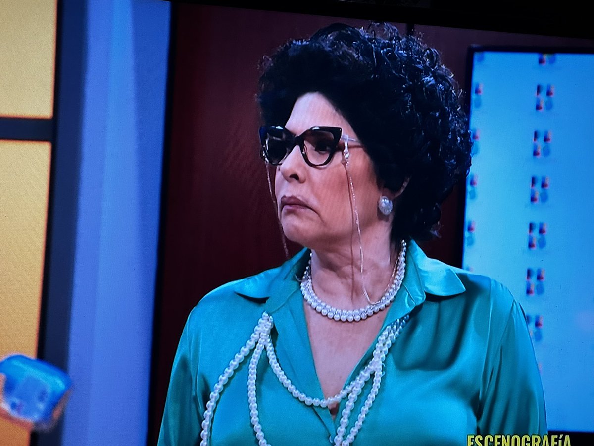 raulgtzoficial's tweet photo. 💚Lo mejor de #EsNetaEva es Tere La Secretaria 👏🏻 @raquelgarzac https://t.co/EdtkeS2nnt