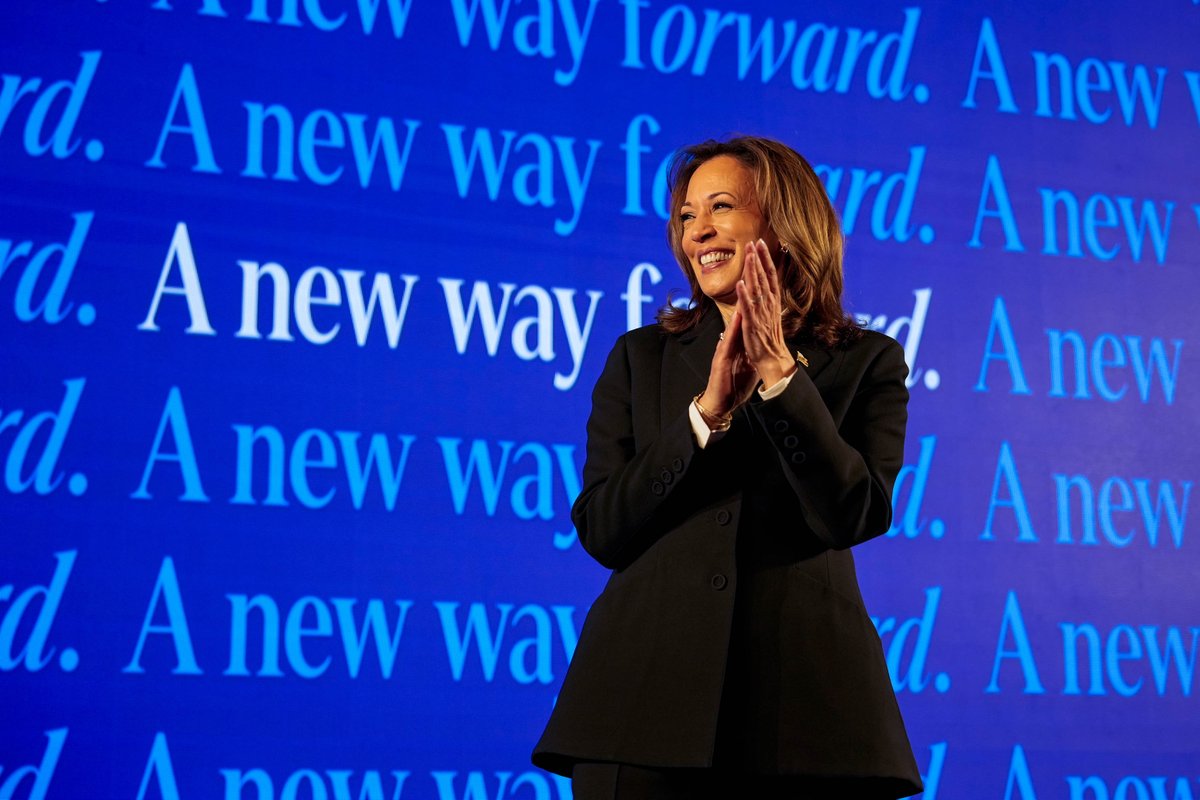 KamalaHarris's tweet image. We are not going back.