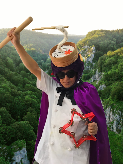 chi_kama_umauma's tweet photo. 突如として道の駅どなりに現れた『たらいうどんマン』
彼の正体は一体…！？
どこかで見たことある気がするんだが、クゥ～思い出せないぜ😣😣

運がよかったら道の駅どなりに出没するらしいので
乞うご期待です(´◉◞౪◟＜)★ https://t.co/o1Q5N2R8Ei