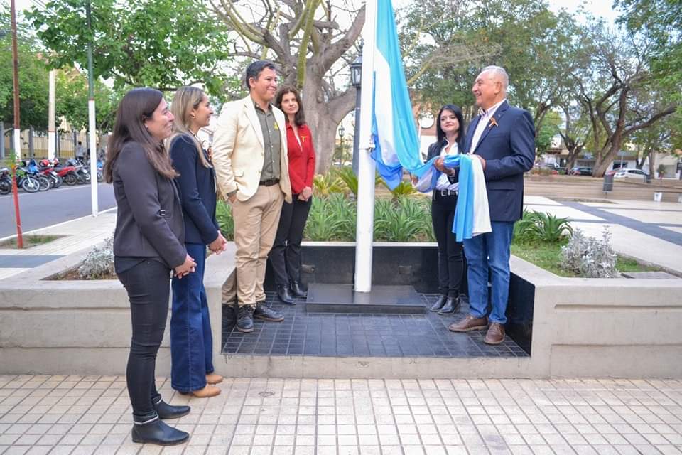 Hoy acompañe al ministro de Salud Juan Carlos Vergara, invitados por el intendente del municipio Armando Molina  y la viceintendente Monica Diaz D'Albano a un momento de reflexión en el marco del Día de Prevención del Suicidio, bajo el lema: "Cambiar la narrativa".