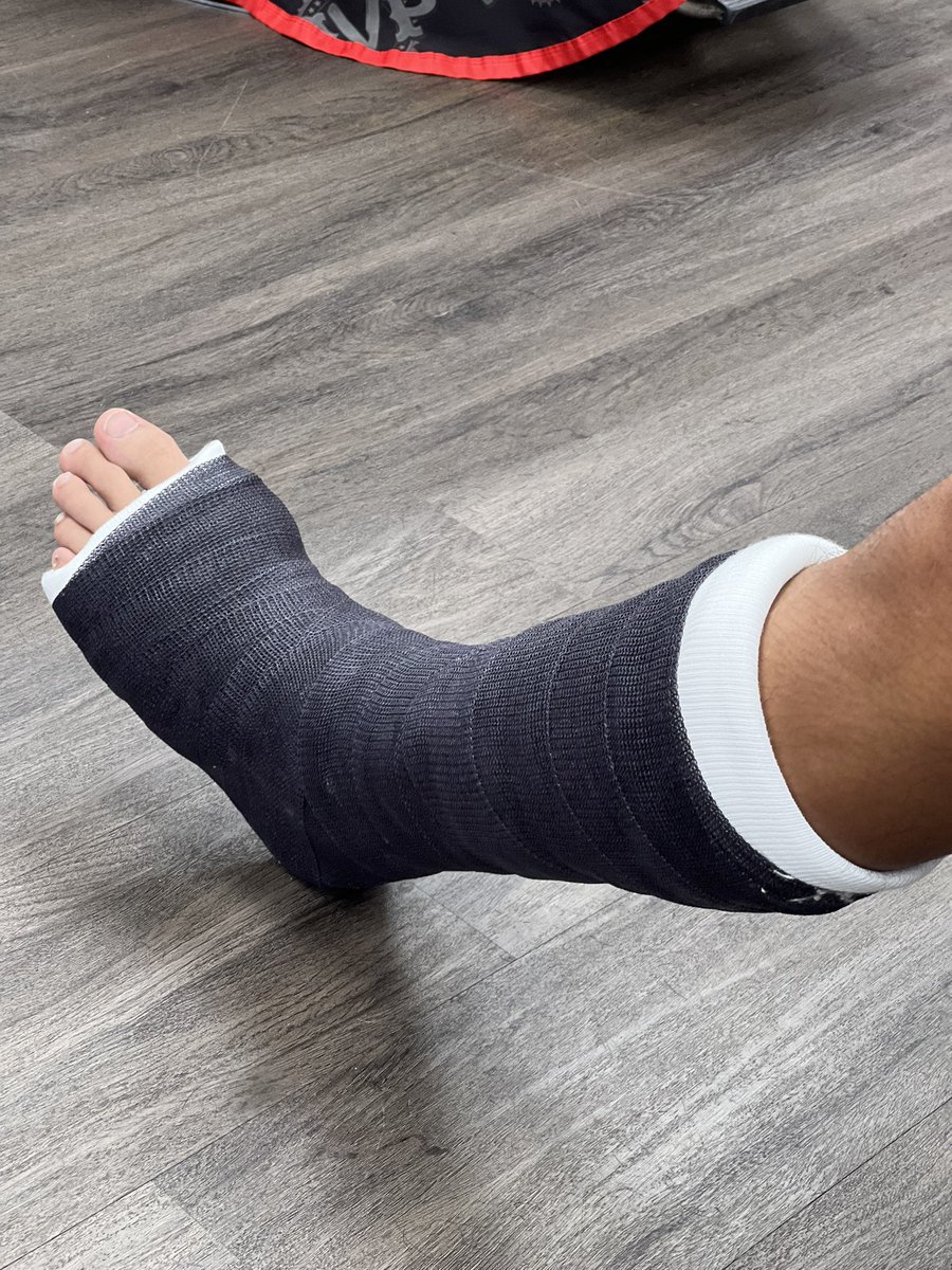 jake_vo7's tweet photo. Unfortunately my season got cut short,
Due to an unlucky play, first game of the season I got two players piled on my leg and ankle.  I got surgery today to repair torn ligaments and a fractured fibula.  A successful surgery = stronger come back next year. https://t.co/ekkpf70ni9