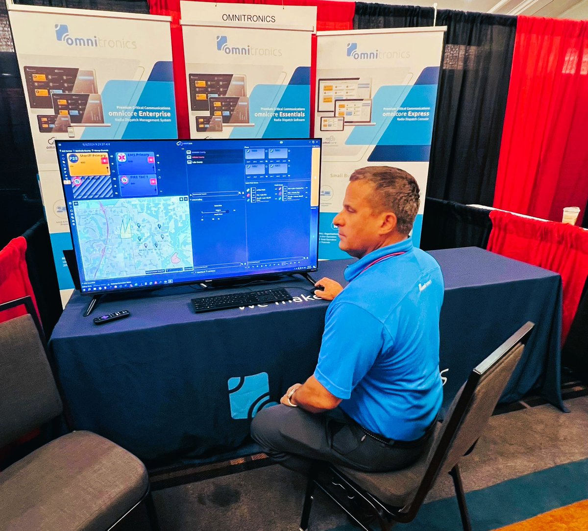 Omnitronics's tweet image. 🚨 Attention Louisville, Kentucky! 🚨

Looking to upgrade your two-way radio communications? Swing by KESC for a personal dispatch demo of the highly acclaimed omnicore Dispatch! Trusted by counties and public safety organizations. 📡✨

#PublicSafety #KESC #omnicoreDispatch