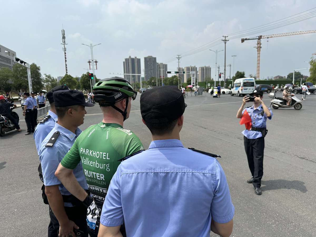 In rit 9 van de Tour van Poyang Lake eindigt <a href="/Jesper_Rasch/">Jesper Rasch</a> als 4e. “Het moet net allemaal op zijn plaats vallen en dat deed het niet”. 

Morgen laatste etappe met aankomst berg op. Otto van Sanden en Meindert Weulink staan 12e en 13e op ruim 3 minuten. #spannend