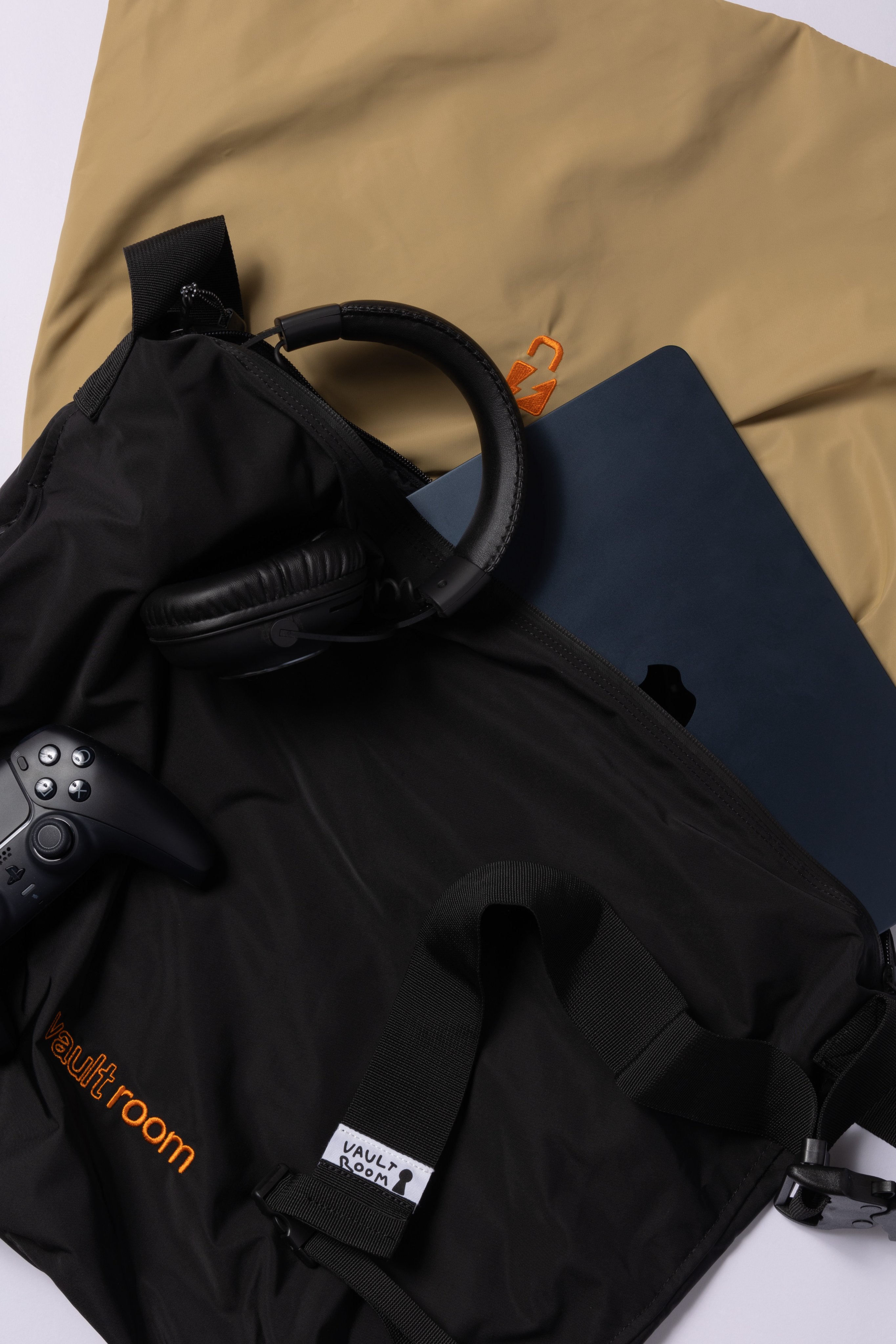 vaultroom - DEVICE SHOULDER BAG vaultroom - DEVICE SHOULDER BAG