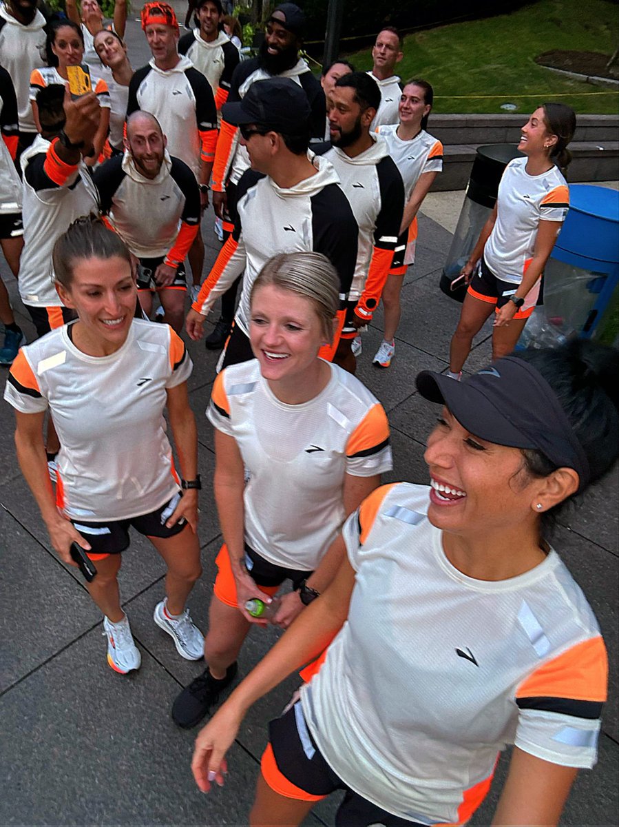 kaeloni_neville's tweet image. Running is so much better when you’re surrounded by friends 🫶🏻

#BrooksHypeFest #BrooksRunningCollective #LetsRunThere #RunHappy