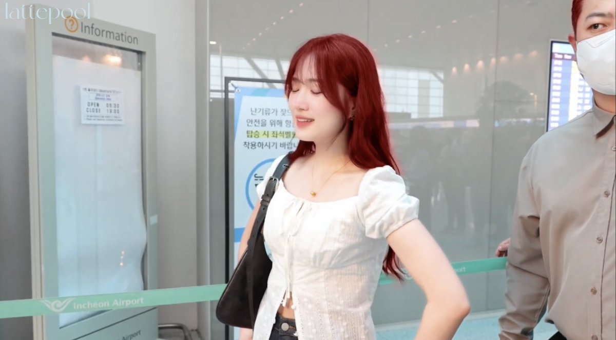 lattepool's tweet photo. 090924. INCHEON → HONG KONG.
STILL FRAMES (8).
김혜윤. 
#김혜윤 #KimHyeYoon #선재업고튀어 #LovelyRunner #은호 #오늘부터인간입니다만
@ACOM__official 
fancam credit: Dispatch ✨
edit baked by lattepool 🍰 https://t.co/HyFYBQMLxI