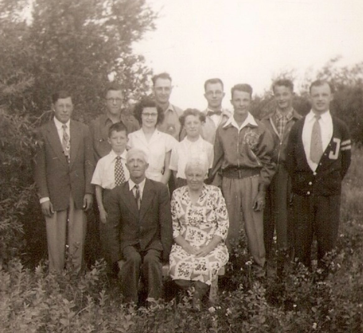 My dad’s family circa 1950 in Hague, SK. They were outstanding in their field. #MennoniteHeritageWeek #Mennonites #Dycknotdick