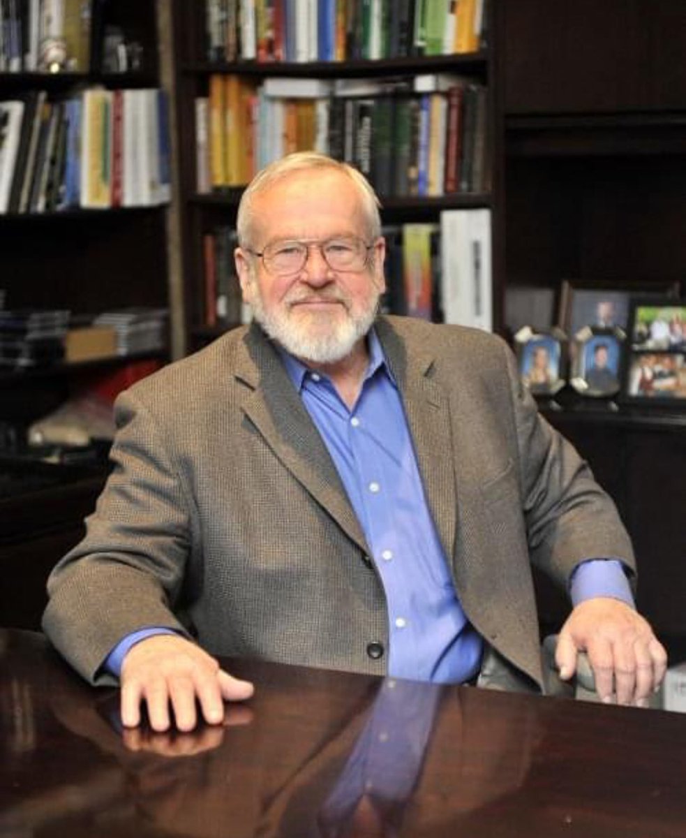 Laurie Cox tweet media