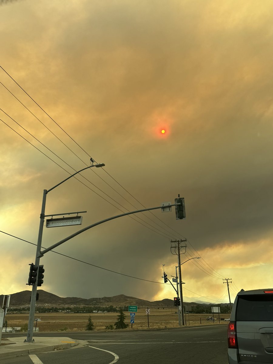 A couple recent photos of the same fire I posted a photo of last night. When I posted that photo, 9,000 acres had burned. Now, over 19,000 acres have burned, and it’s still 0% contained. 😢