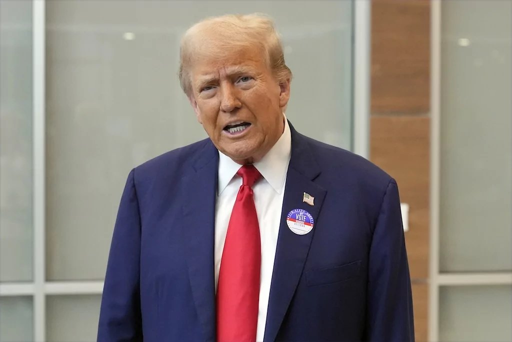 dcexaminer's tweet image. #DebateAnalysis: In his first remarks Trump does a good job of reminding people of the local consequences of unfettered immigration and its effects on the economy, including jobs and housing. (@DCExaminer&apos;s @JJ_Poff)

MORE 🔗: trib.al/1mqpCce