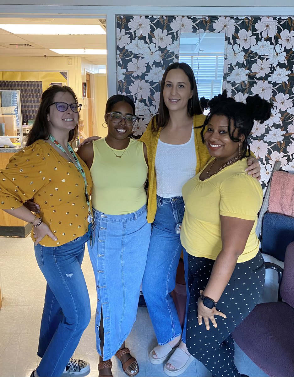 Showing support for World Suicide Prevention Day 2024 at <a href="/LochRavenAcad/">Loch Raven Academy</a> 💛
<a href="/LochRavenAcadSC/">LRTA SchoolCounselor</a> <a href="/BCPS_SSW/">BCPS Social Workers</a> <a href="/MentalHealth_CB/">Courtney Brown</a>