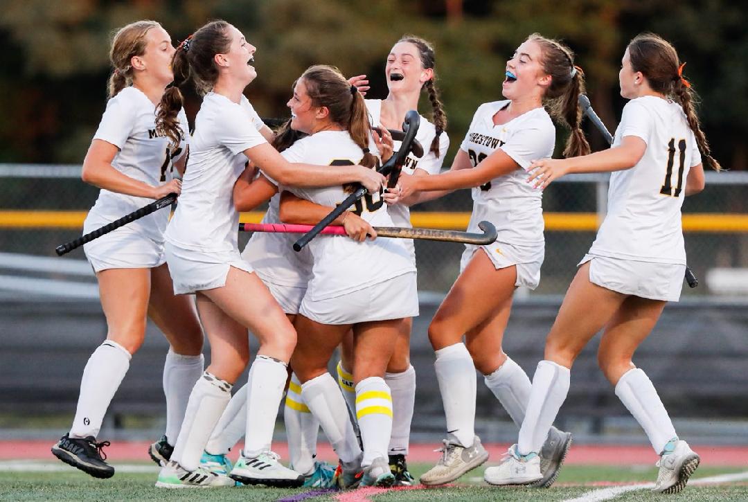 MHSFHTeam's tweet photo. Big win today for the #Quakers 4-3 over Cherry Hill West. 2-0 on the season. Onto the next one 🏑💪🏻 #MHSFH #LetsGo @NJ_Sports @HSSportsNJ @njdotcom @MHSQuakers https://t.co/osaCOIFWCs