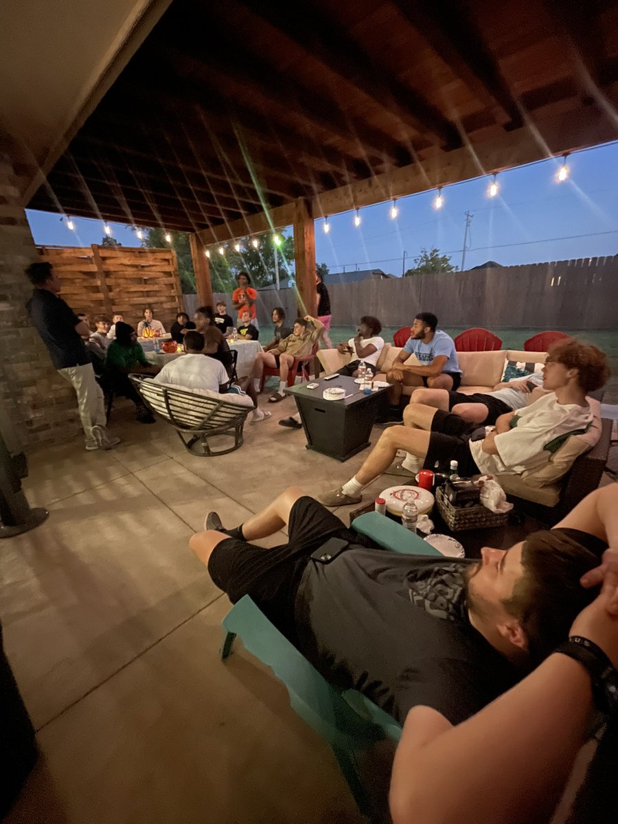SWOSU HOOPS (@swosuhoops) on Twitter photo Had a great night hanging out and debating with <a href="/BrettWeiberg/">Brett Weiberg</a> and <a href="/dodowd13/">Dan O'Dowd</a> ! #ToTheBone #PGDebate #GoDawgs Had a great night hanging out and debating with <a href="/BrettWeiberg/">Brett Weiberg</a> and <a href="/dodowd13/">Dan O'Dowd</a> ! #ToTheBone #PGDebate #GoDawgs