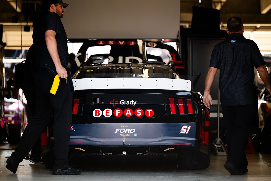 GradyHealth's tweet image. Racing and #Stroke care both have the need for speed. As Atlanta's stroke leader, we got you. We're sharing the signs - just remember to #BE FAST.
Balance ⚖️
Eyes 👀
Face 😕
Arm 🙋
Speech 🗣️
Time to call 911 🚑💨
#StrokeAwareness @Justin_Haley_