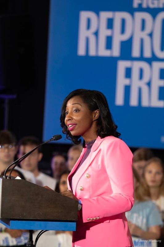 Jessica Holmes tweet media