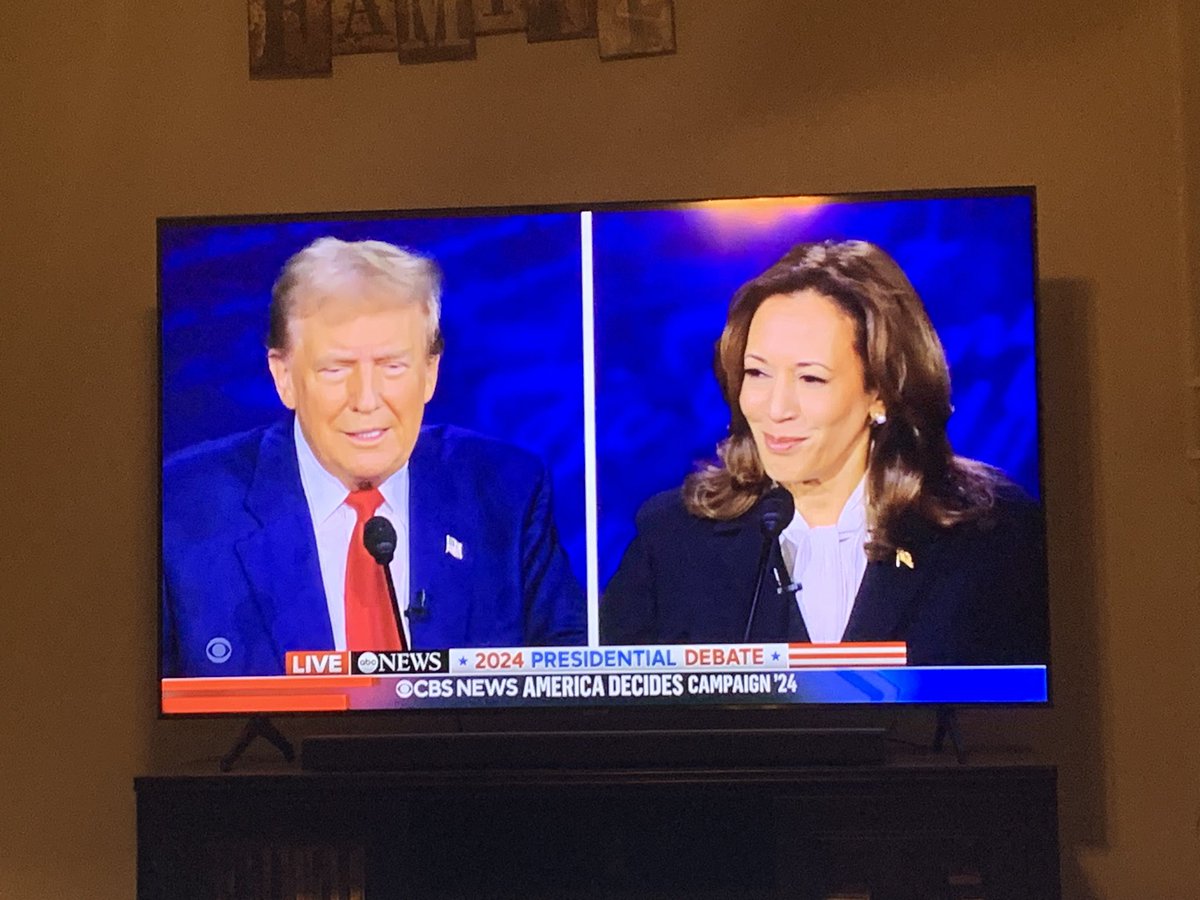 VersaceDog's tweet photo. That look you give when you got him rattled…. https://t.co/l6gxIKm3lR