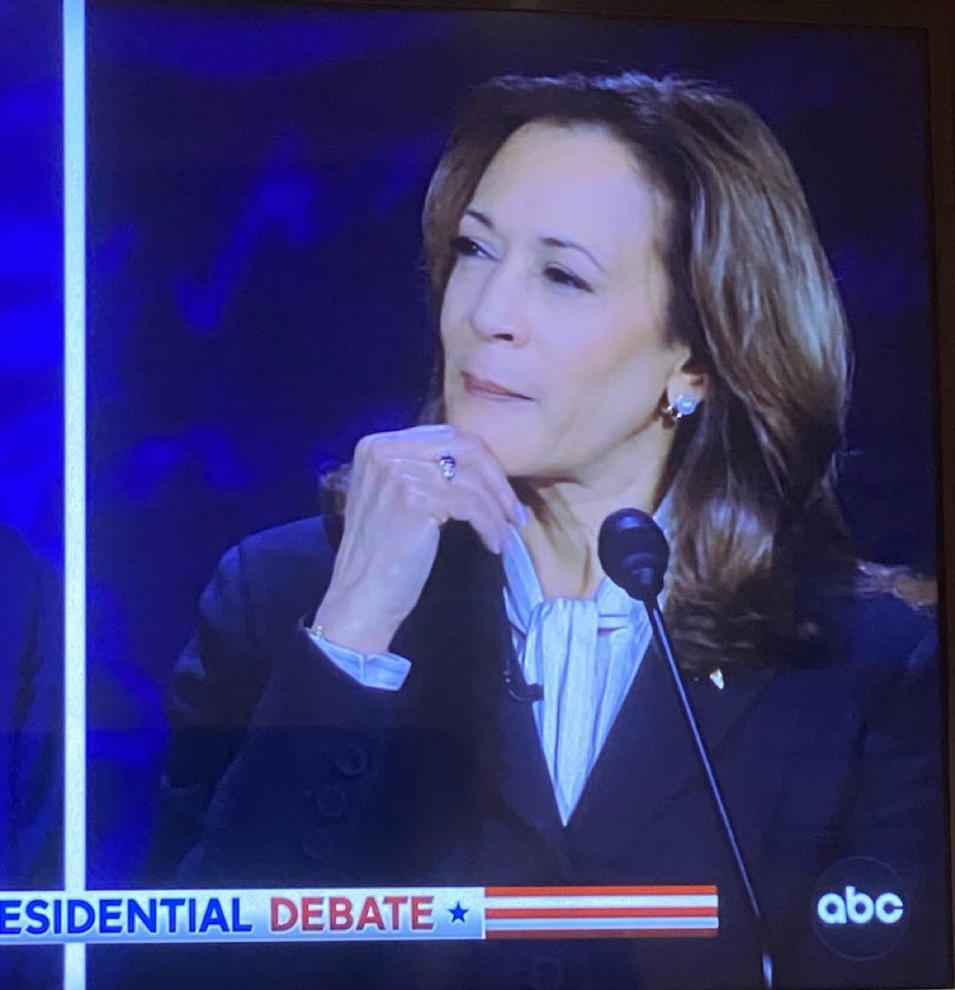 Damn Kamala hit Trump on abortion so well and then baited him with the “crowd’s leaving” jab and he’s been crazy Facebook grandpa off the rails since. 👀👀