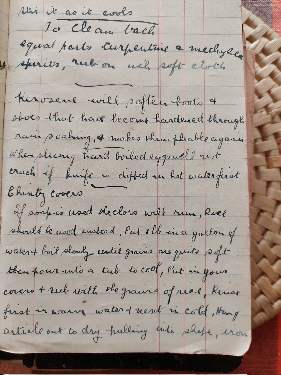 JM61012's tweet image. #AlphabetChallenge #WeekKforKnowledge 
Nana&apos;s notebooks filled with knowledge.